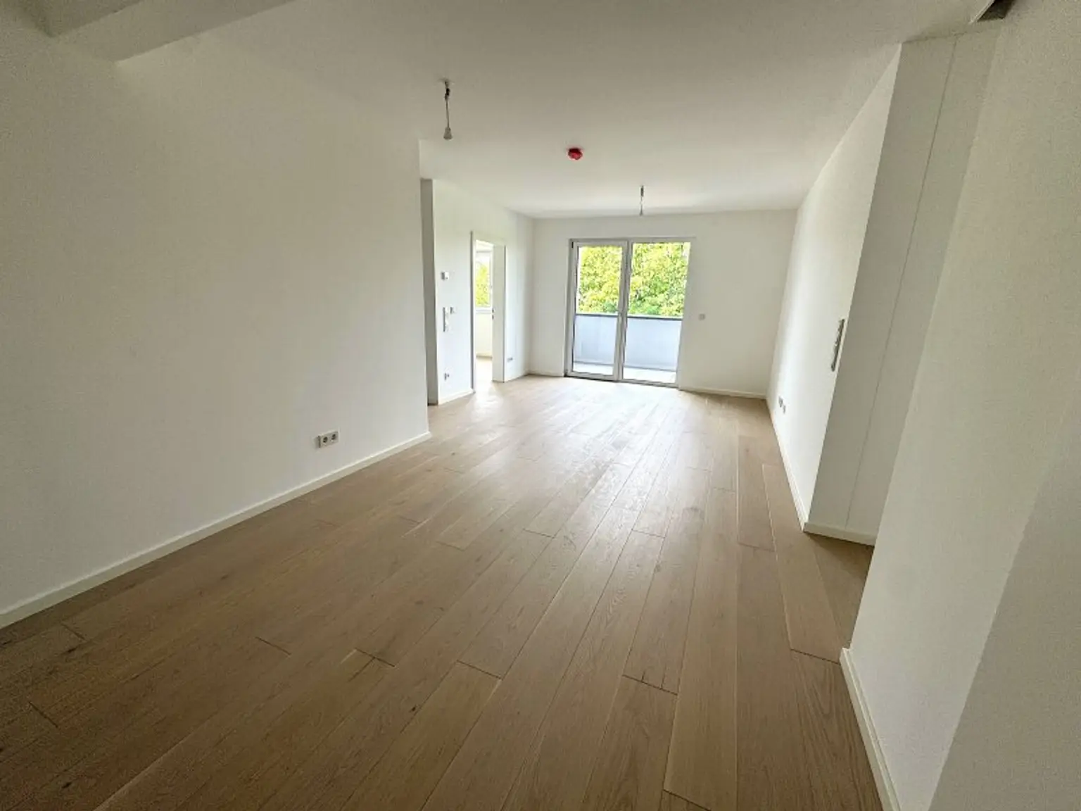 EIGENGRUND NÄHE ALTE DONAU – FREIFLÄCHEN - LUFTWÄRMEPUMPE – KELLER – GARAGE – U-BAHN!
