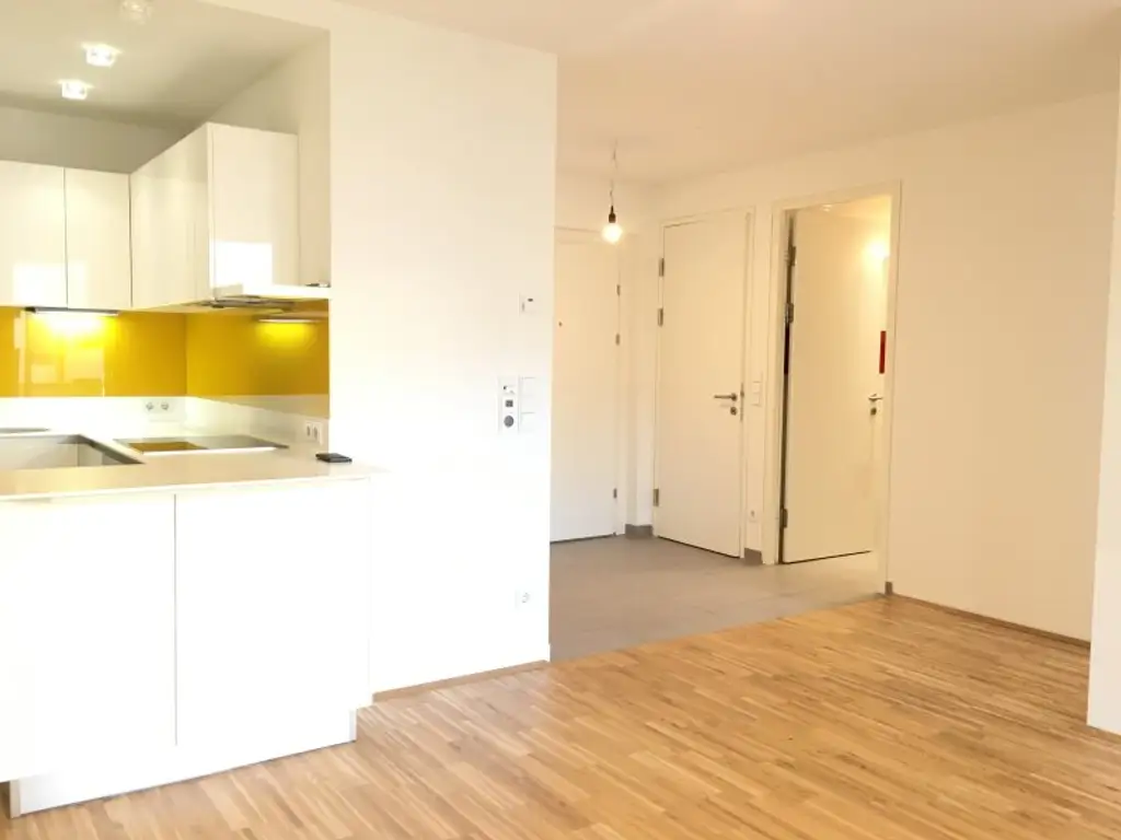 2-Zimmer Wohnung mit Balkon in den grünen Garten! Direkt bei U3 Kendlerstraße!