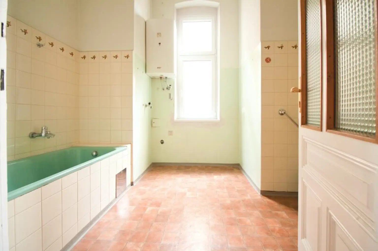 4-Zimmer Wohnung mit herrlichem Altbau-Flair | großzügig | sehr guter Grundriss | sanierungsbedürftig