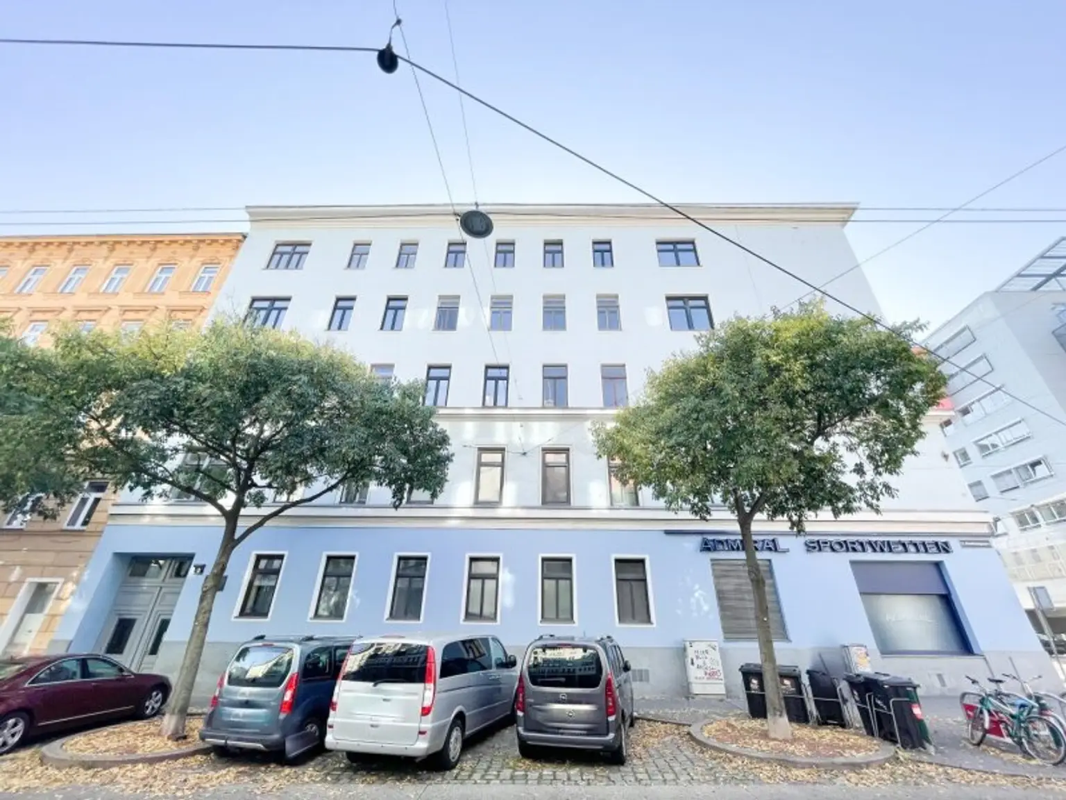 100m² Altbauwohnung: 3-Zimmer. 2 Bäder mit moderner Küche & Ausstattung