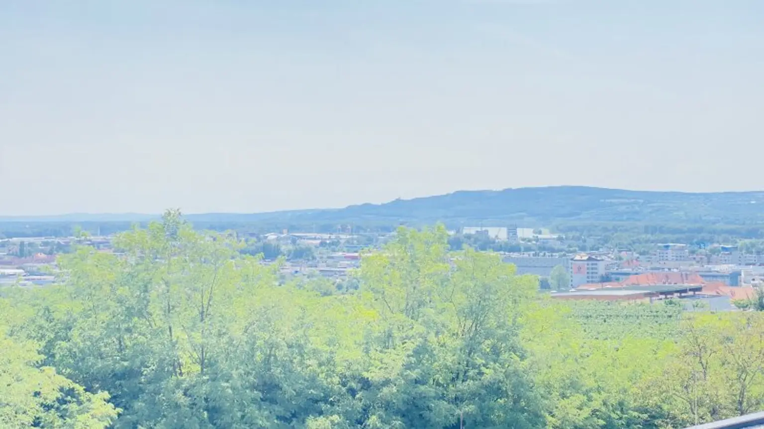 Neubau Erstbezug Drei Zimmer Terrassenwohnung mit Fernblick