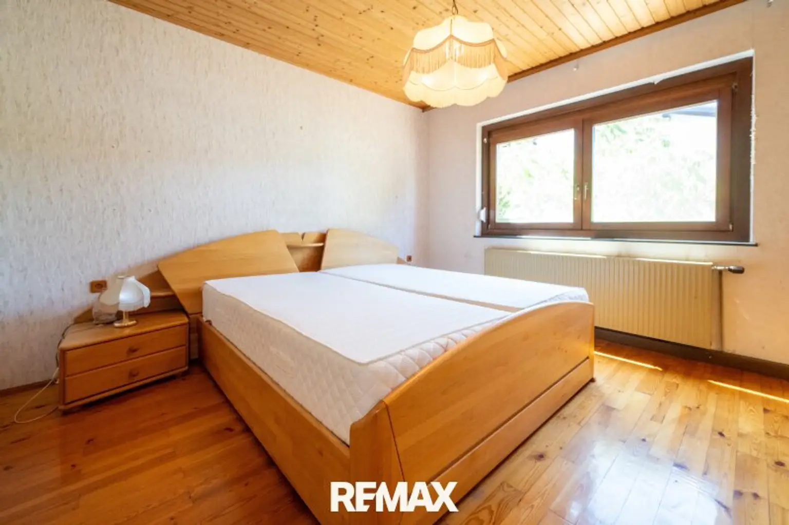 Schlafzimmer (EG)