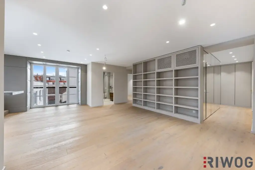 **Architekten Wohnung mit Luxus Ausstattung und Balkon** in Art Deco Fabrik