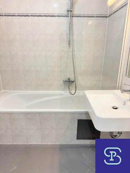 Renovierter 45m² Altbau mit 2 Zimmern und Einbauküche Nahe Elterleinplatz - 1170 Wien