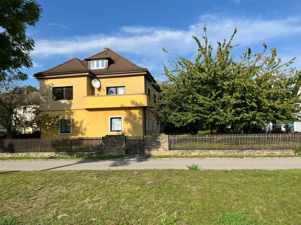 Bieterverfahren - Jetzt anmelden! Idyllisches Haus mit 2 Wohneinheiten in einzigartiger Lage an der Donau Persenbeug Zentrum