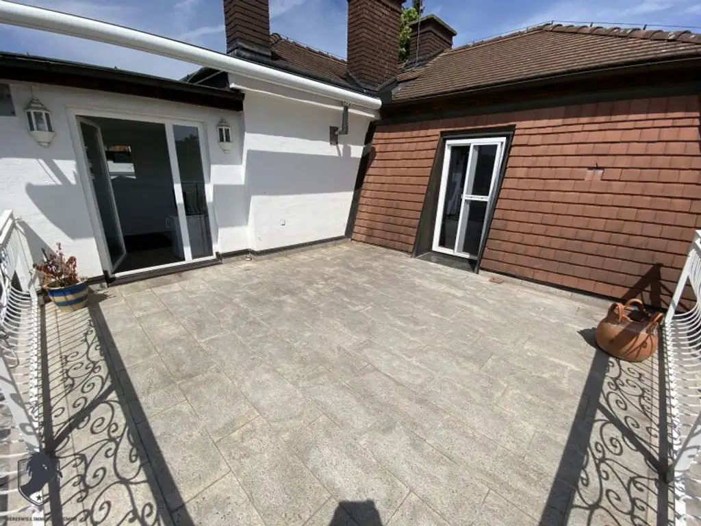 Zum Verkauf gelangt eine außergewöhnliche Villa in absoluter Bestlage von Hietzing