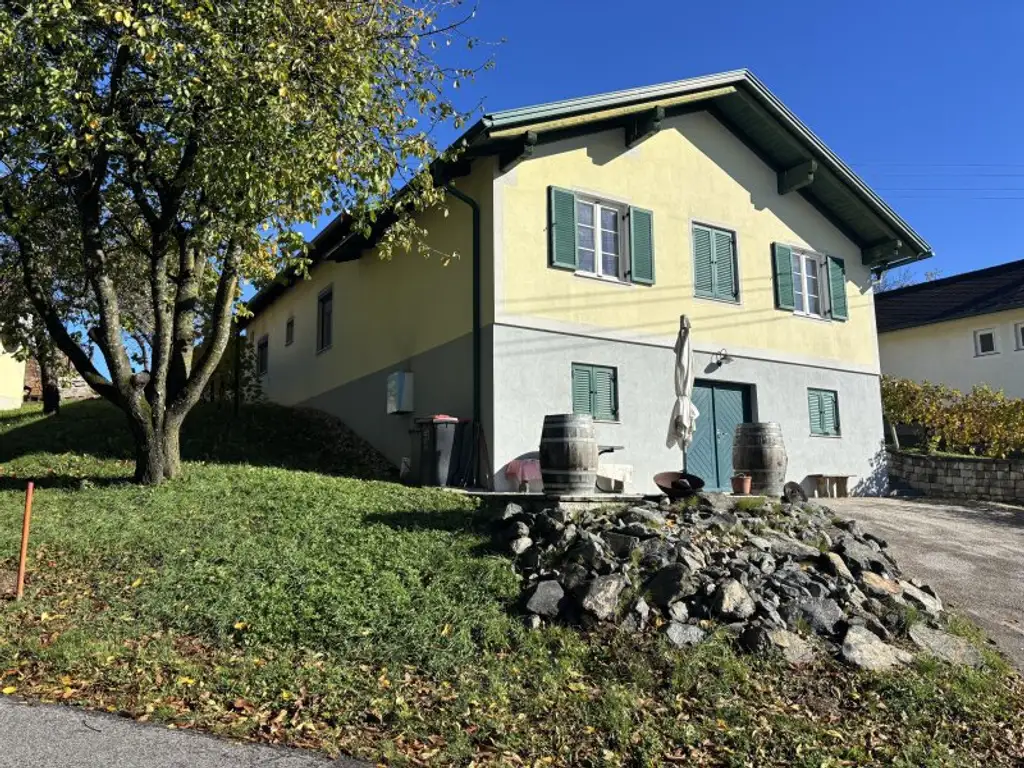 ** LEGENDE IN DER WEINIDYLLE ** D. Ehrensdorf !! Gepflegtes Haus mit ca. 245 m2 Nfl. in gediegener Ortsrandlage - Hauptwohnsitz möglich !!