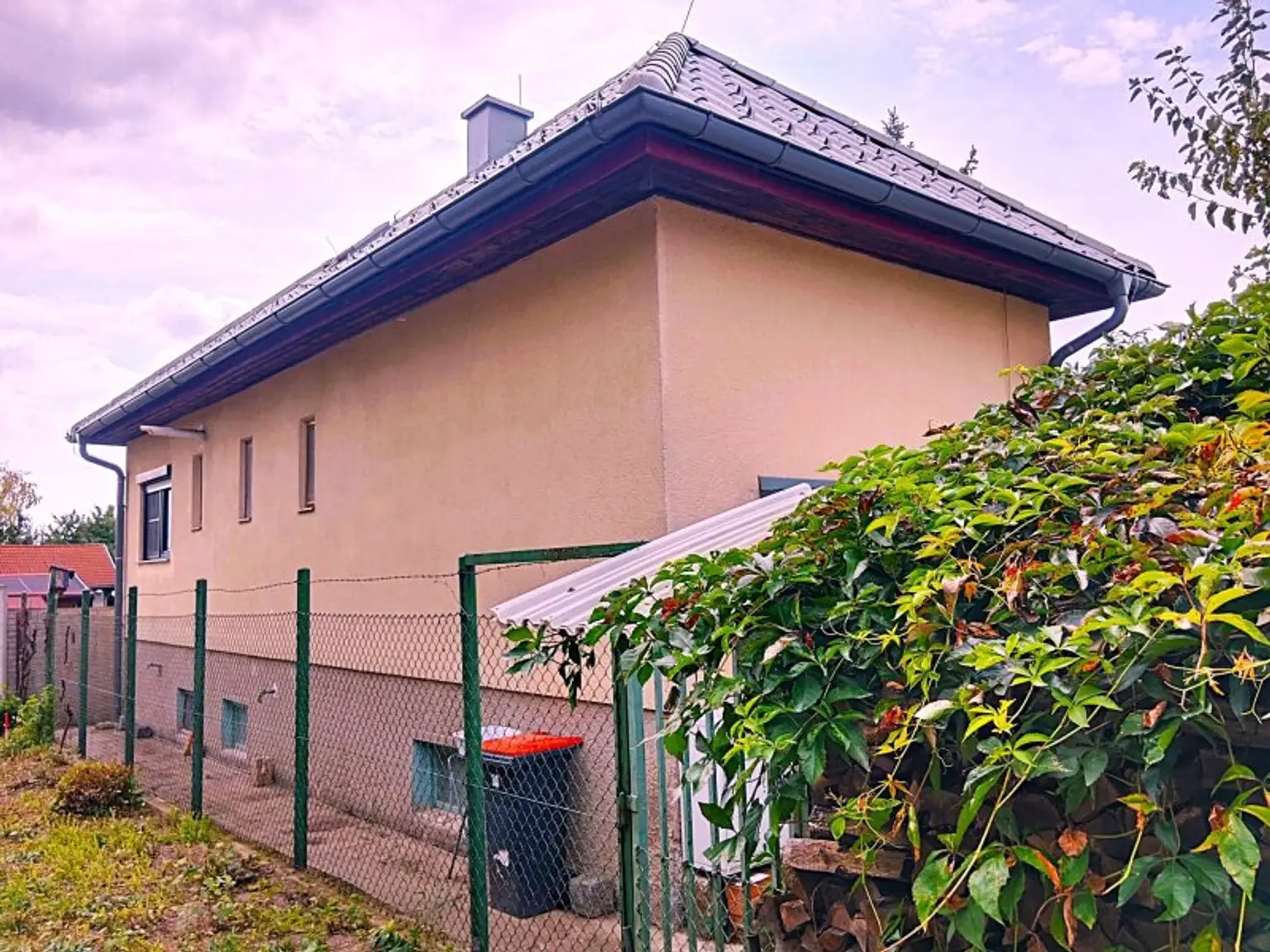 ***Das Mini-Haus mit einer Fläche von etwa 72 m² bietet ausreichend Platz für eine kleine Familie***