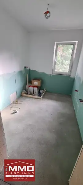 ***ERSTBEZUGS-DOPPELHAUSHÄLFTE DIREKT AM WASSER MIT SÜD-GARTEN!***