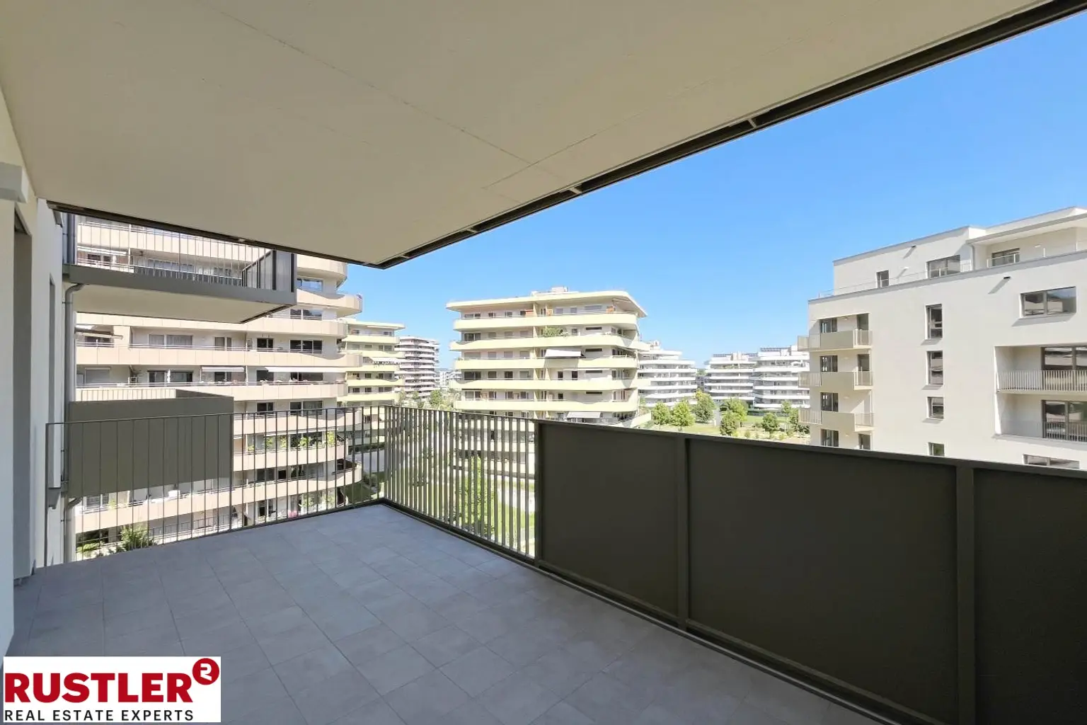 Perfekter Mix aus Stadt und Natur im Projekt Schlosspark
Geräumige 3-Zimmerwohnung mit Balkon