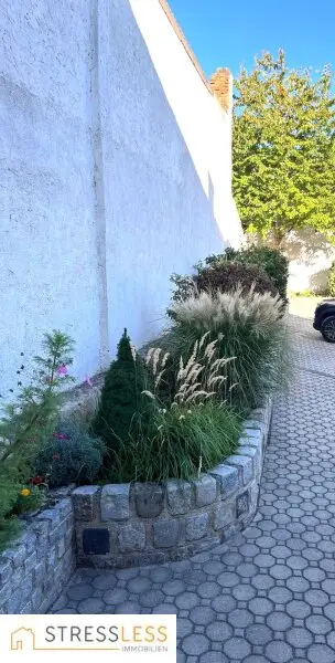 Top renovierte 2 Zimmer Mietwohnung - SOFORT beziehbar!   Miete bereits inkl. 2 PKW-Stellplätzen!