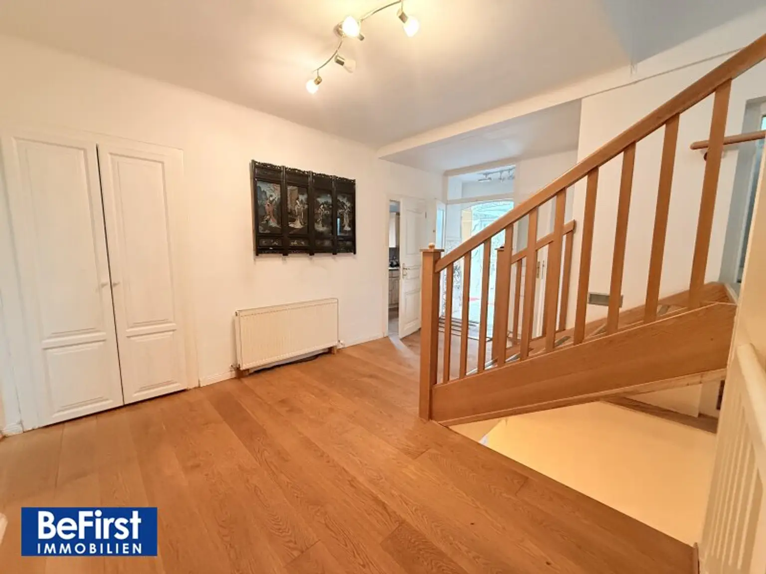 Einzigartige Gelegenheit: Traumhaftes Mehrfamilienhaus in eleganter Lage von Gersthof