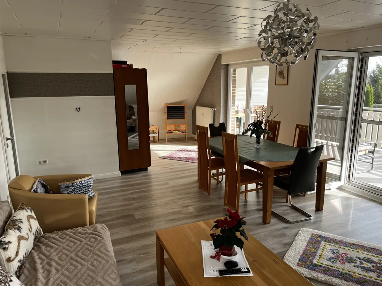 Viel Platz für Ihre Zukunft! Einfamilienhaus mit Einliegerwohnung!