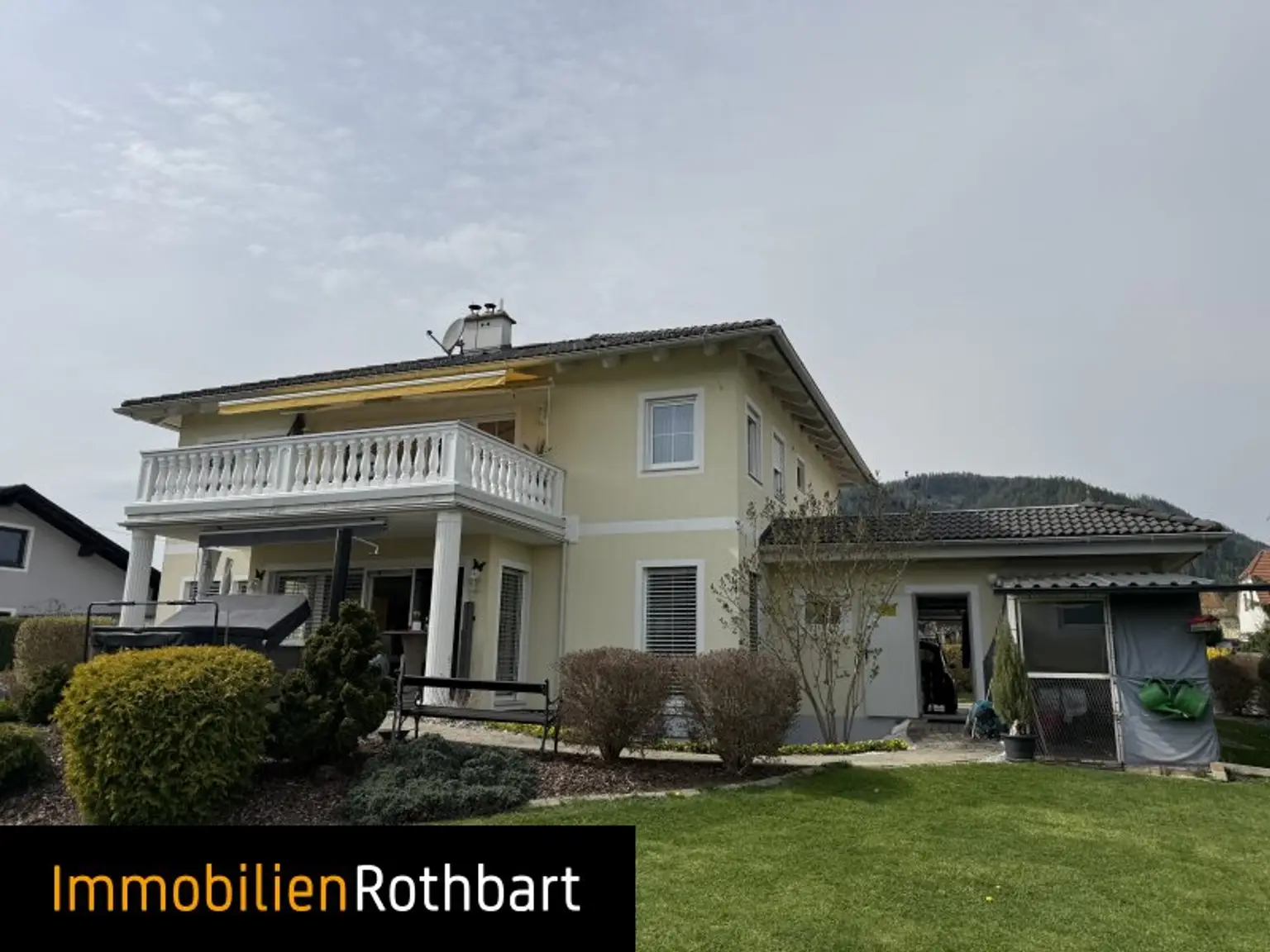 Wohnhaus mit Doppelgarage in bester Lage von St. Lorenzen!