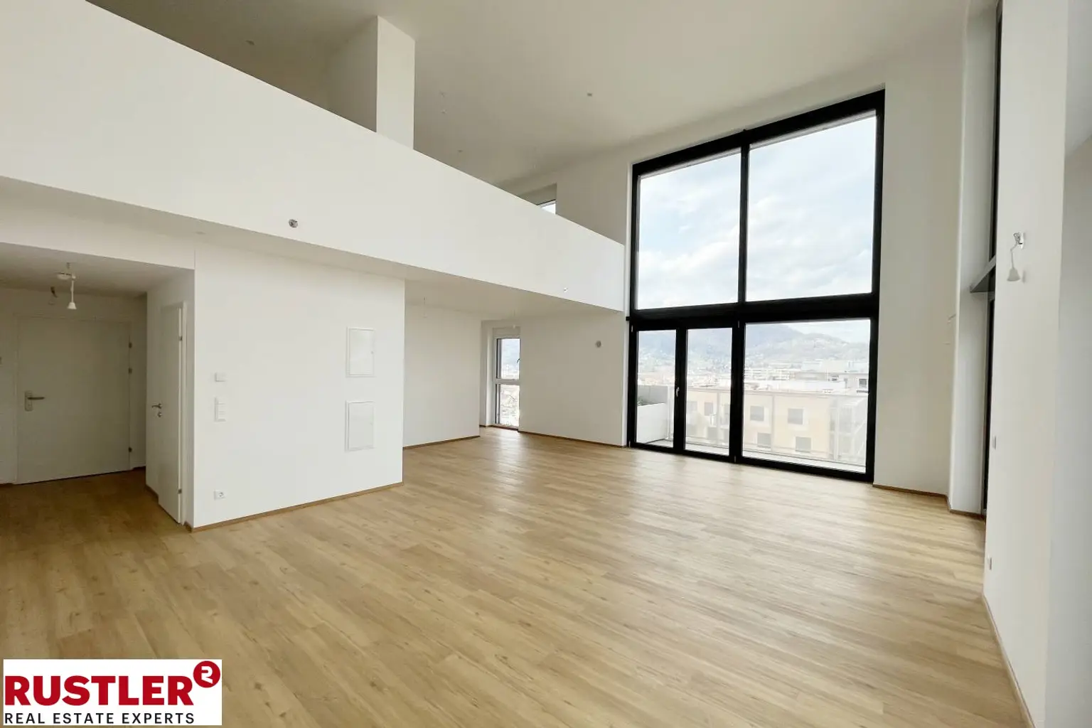Der nächste Level für Ihr Business: Hochwertige Bürofläche mit Galerie und Aussicht