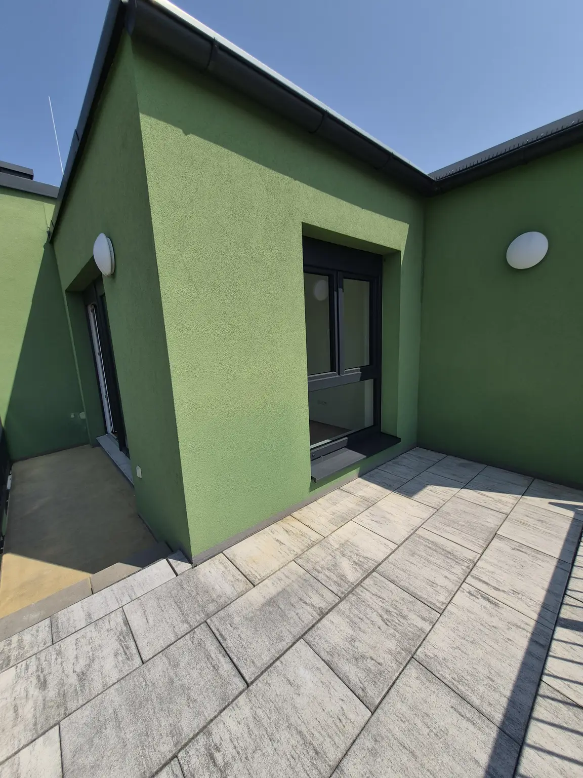 Wohnkomfort mit Aussicht: Ca. 60 m² 3-Zimmer-Wohnung und sonniger 12 m² Südwest-Eckbalkon
