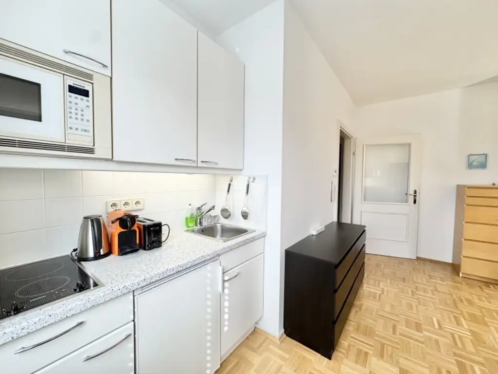 Helles, vollmöbliertes Studio in Ober St. Veit | Garagenstellplatz im Haus