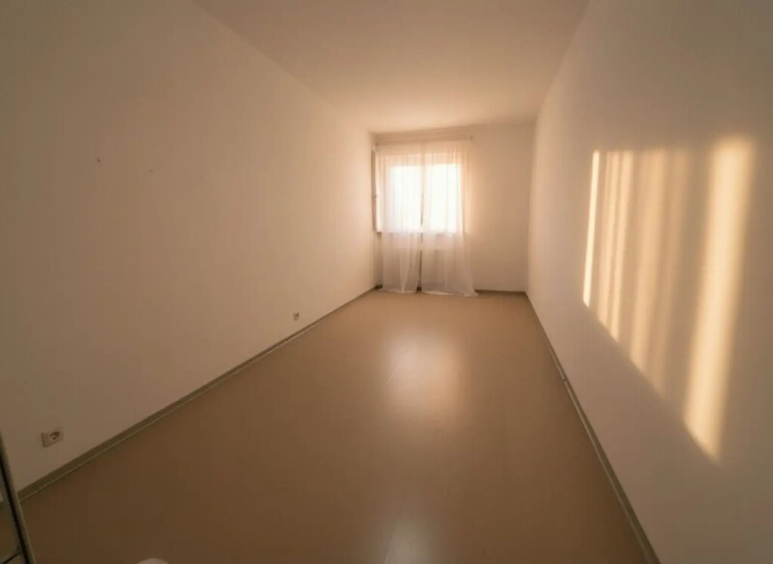 Wohnglück mit Garten & Pool – Charmante 5-Zimmer Wohnung in Ruhelage