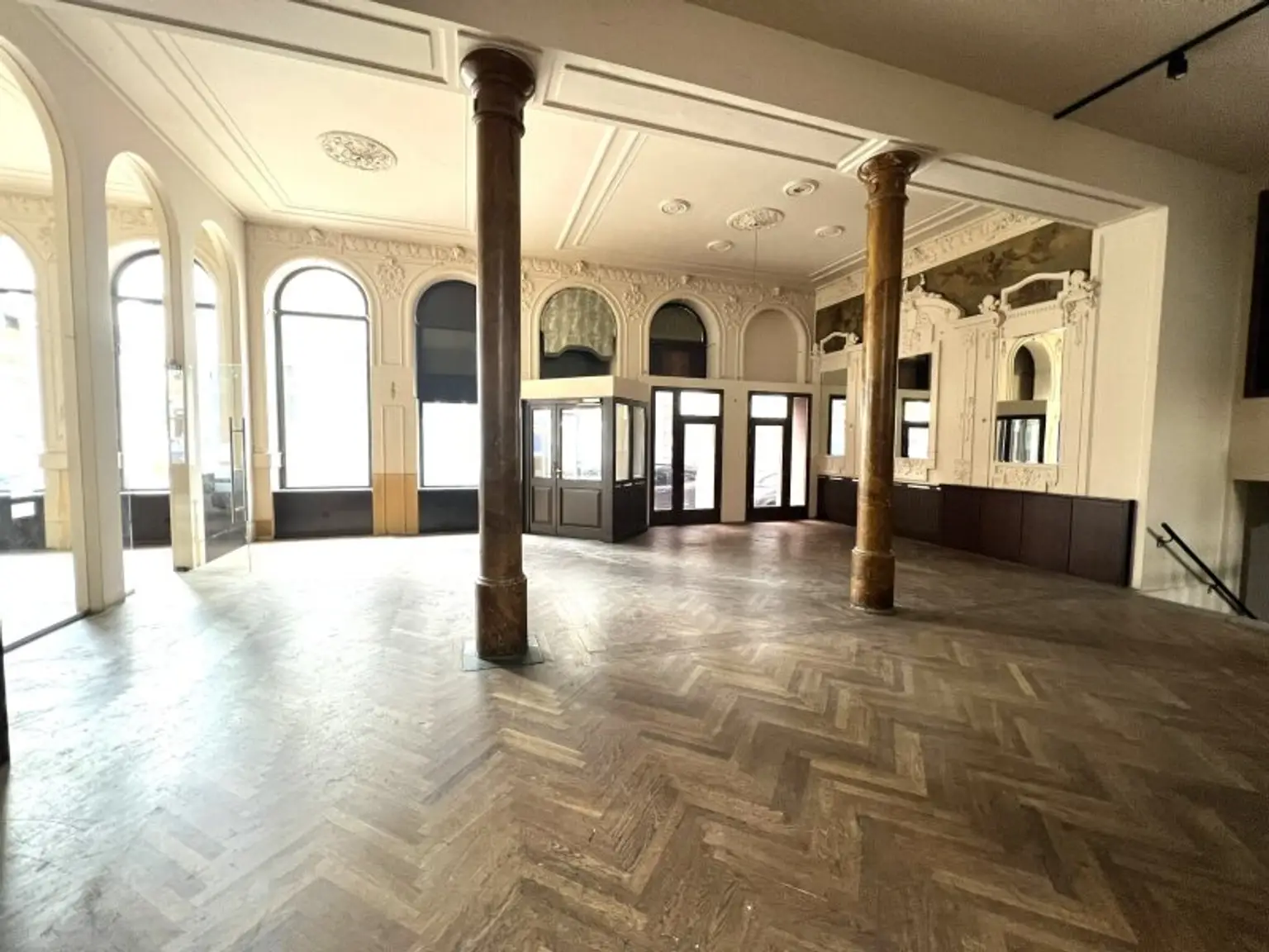 Wiener Traditionskaffeehaus - Gastronomiejuwel in der Vorstadt