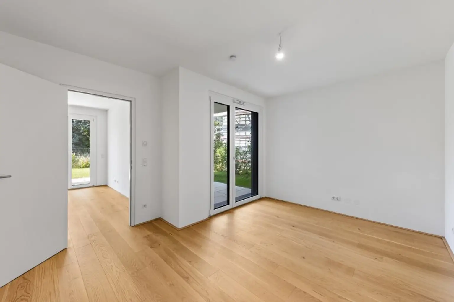 floé 225 - letzte freie Gartenwohnung: 3 Zimmerwohnung mit 3 Terrassen und 179m2 Eigengarten