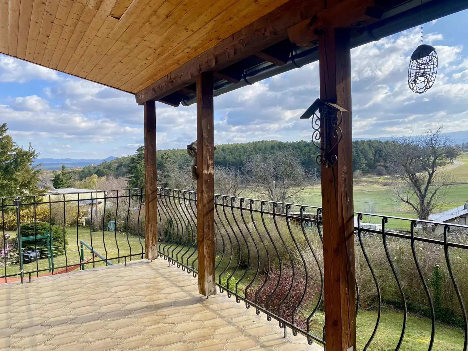 Geschützte Aussichtsterrasse