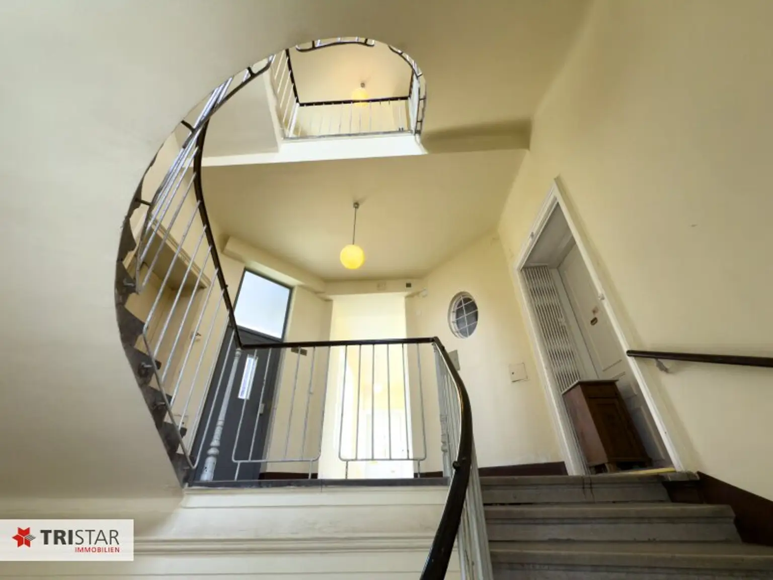 TOP::: WUNDERSCHÖNE KLASSISCHE ALTBAUWOHNUNG IN SEHR GUTER LAGE ZUM SANIEREN – TOP GRUNDRISS – Kauf in 1060 Wien:::