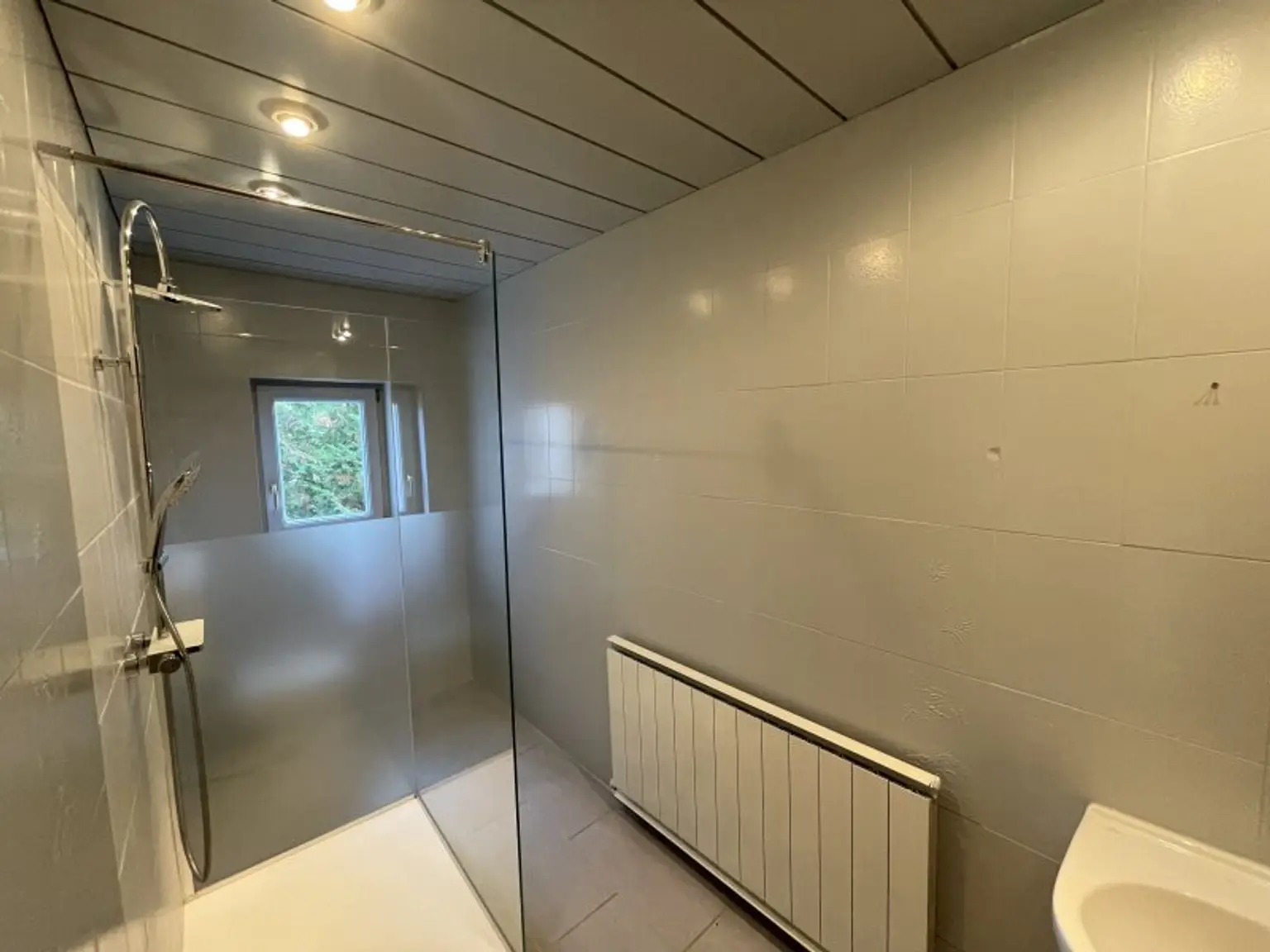 GROSSZÜGIGES ANWESEN MIT WOHNHAUS -- WUNDERSCHÖNER INNENHOF UND GROSSER GARTEN -- 1.315 m²!