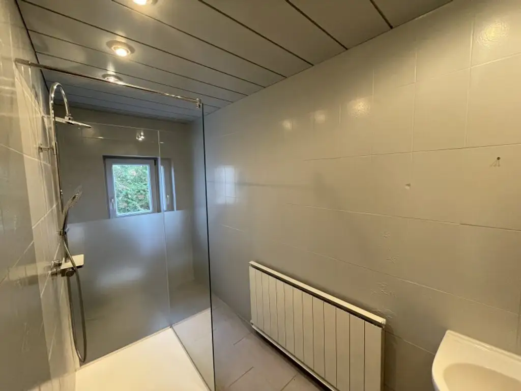 GROSSZÜGIGES ANWESEN MIT WOHNHAUS -- WUNDERSCHÖNER INNENHOF UND GROSSER GARTEN -- 1.315 m²!