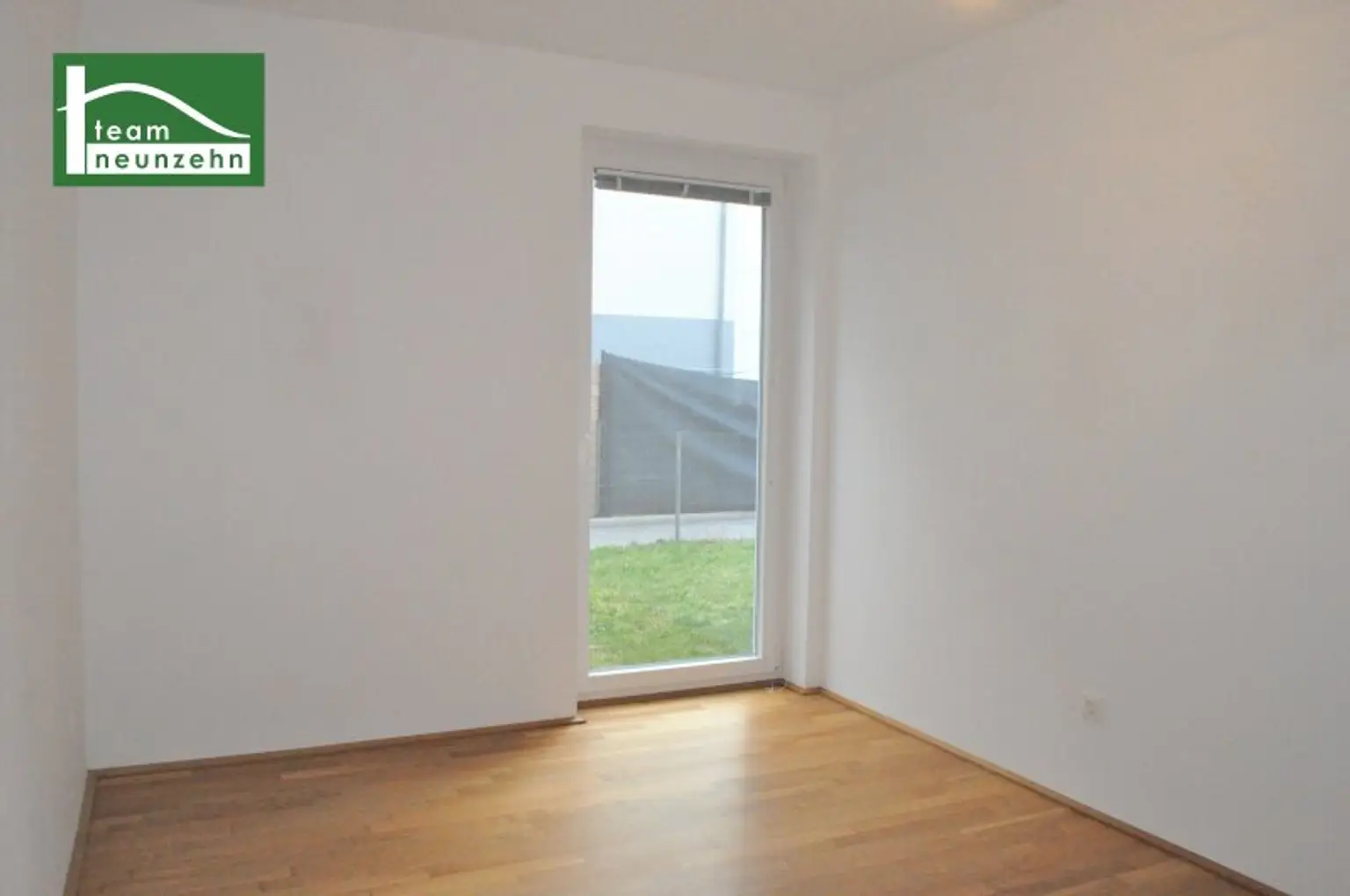 Lichtdurchflutete 4-Zimmer-Wohnung mit privater Außenfläche