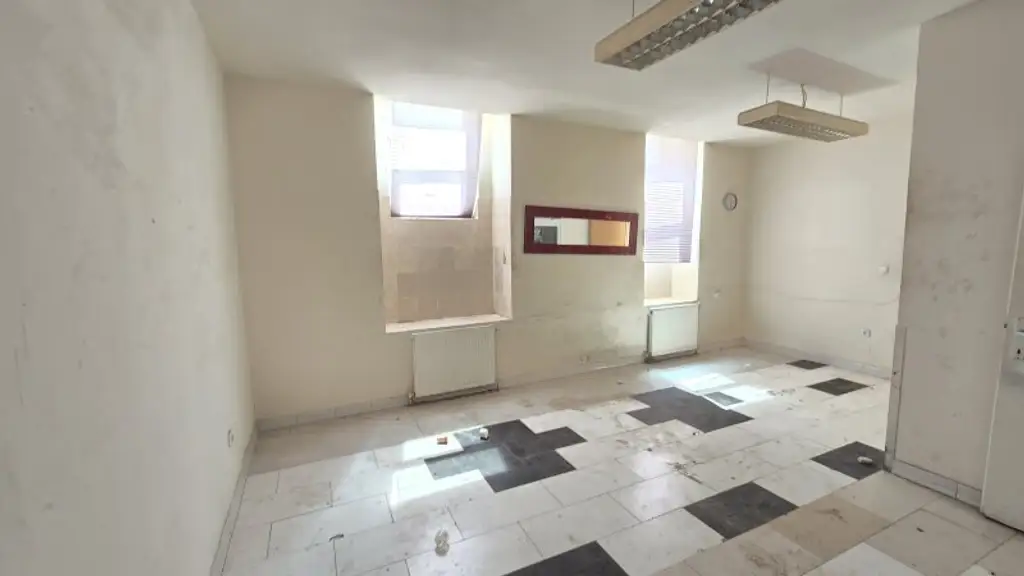 Schöne Geschäftslokal, Gewerbeimmobilien, Souterrain