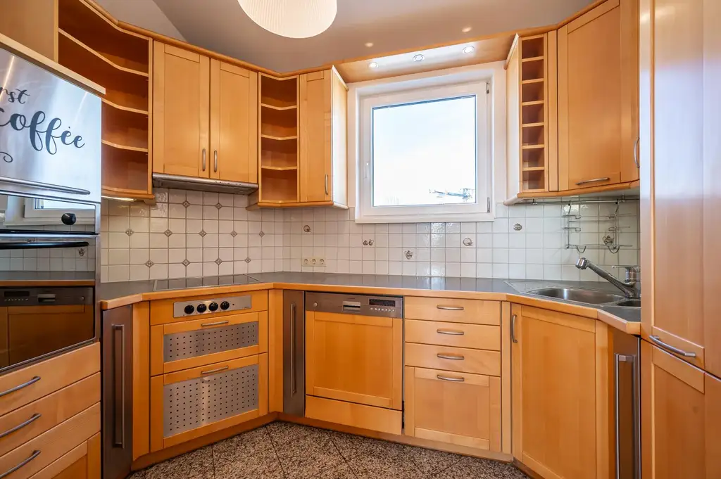 STUDENTEN AUFGEPASST - U3 VOR DER TÜR - MAISONETTE | TERRASSENWOHNUNG