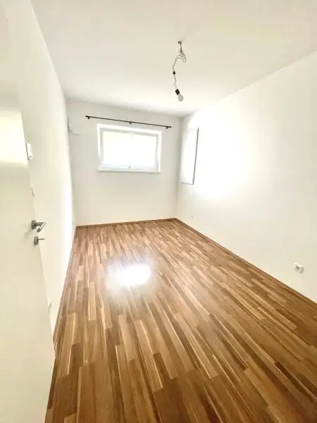 Charmante 2-Zimmer-Wohnung mit Terrasse und Garten, sowie zwei Aussenstellplätze