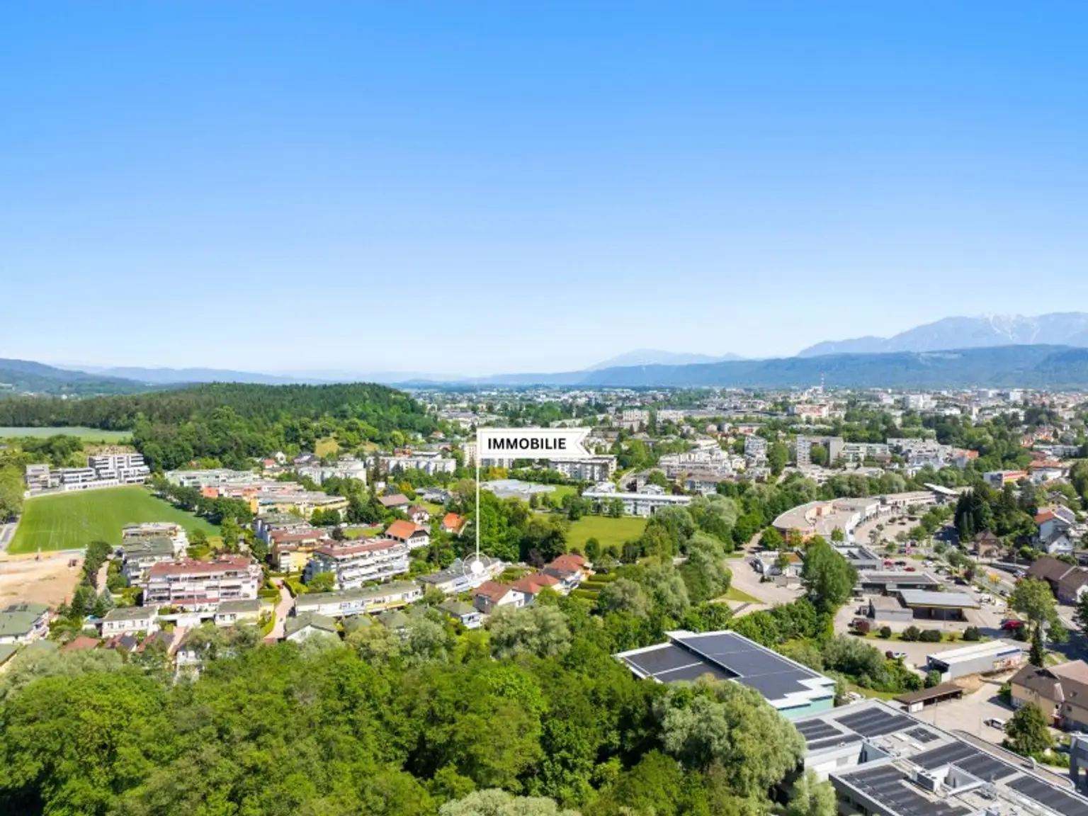 Schönes, sonniges und ruhiges Reihenhaus mit 142,00m² Nfl. und 102m² Eigengrund plus Carport und PKW-Stellplatz in Feschnig