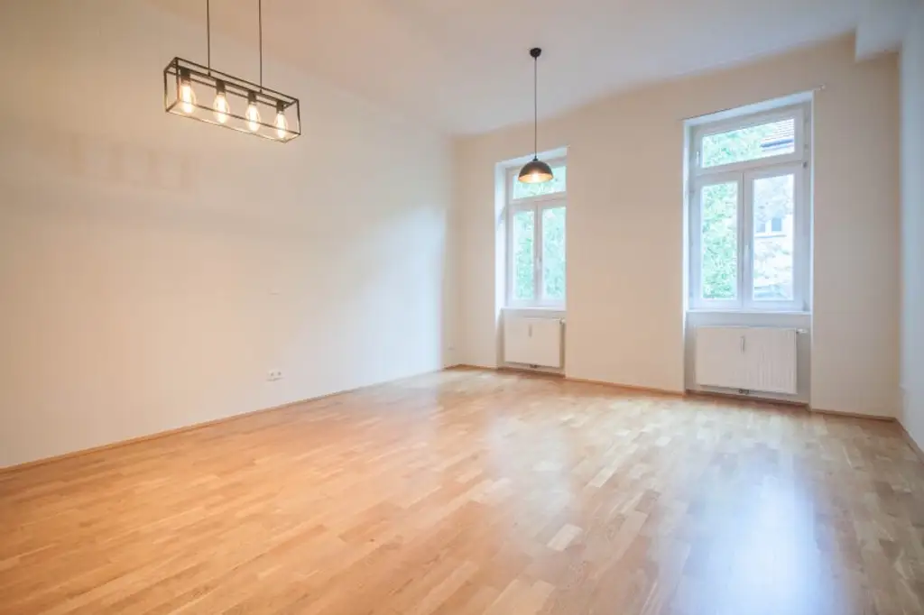Hofseitige Altbau-Wohnung | Top Lage direkt neben U-Bahn | Balkon-Anbau möglich