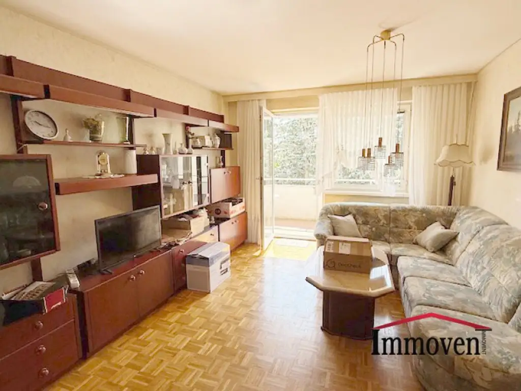 Helle 3-Zimmerwohnung mit Loggia und Parkplatz!