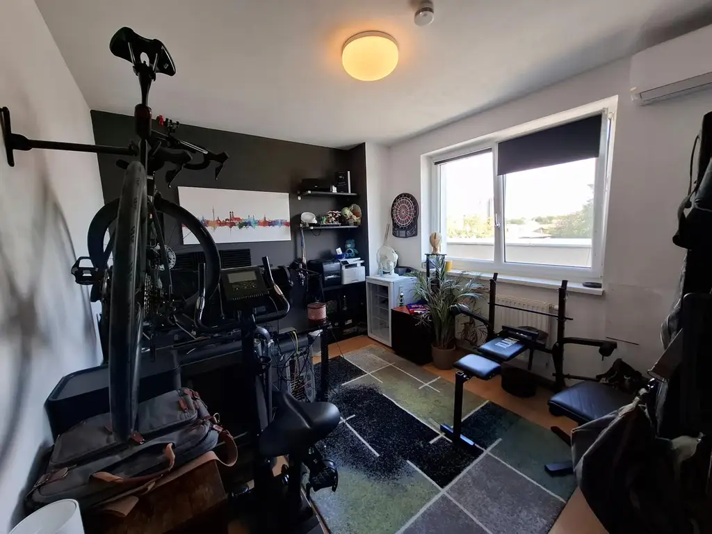 Moderne Eigentumswohnung mit 28 m² Dachterrasse in bester Lage