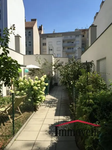 RUHIGE LAGE: Helle 2-Zimmerwohnung mit Garten (Mietbeginn 01.11.2025)