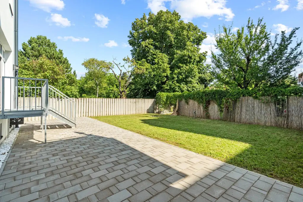 "Luxus trifft Lebensqualität (mit Garten und Terrasse)!"