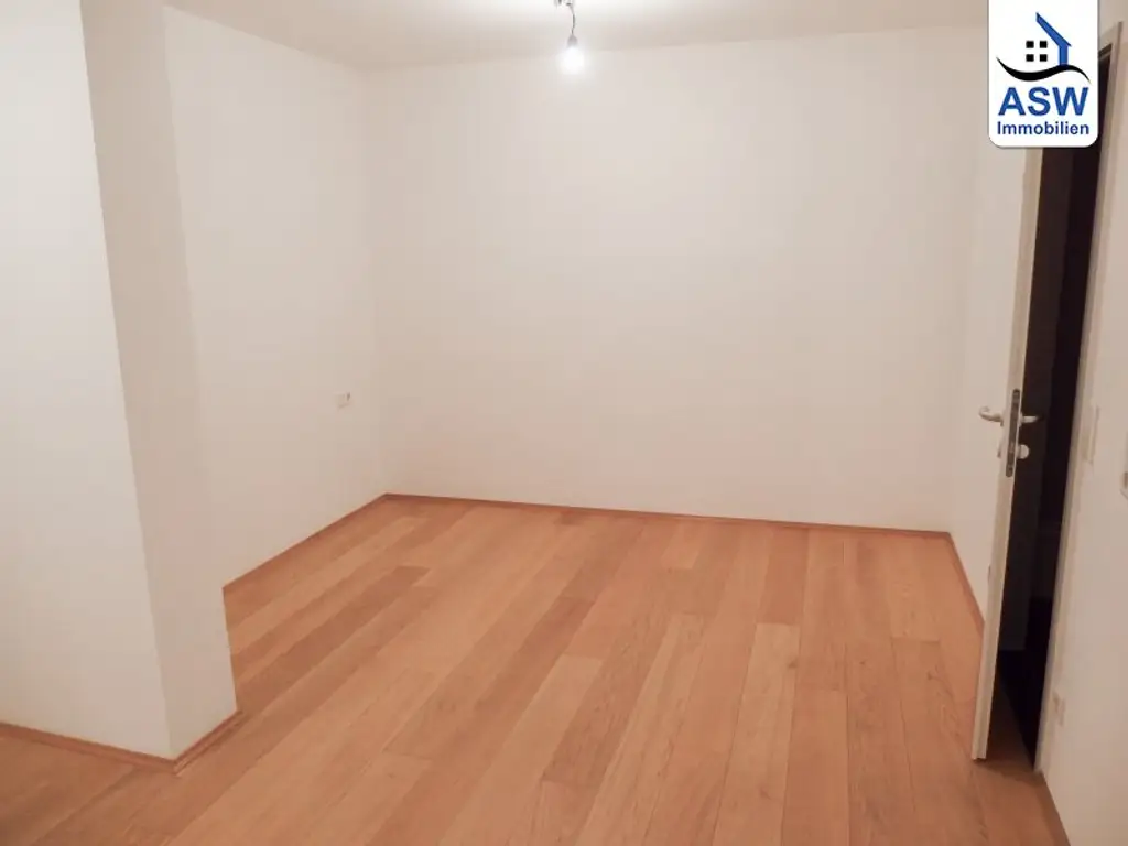 Schönes 1-Raum Büro im Erdgeschoss