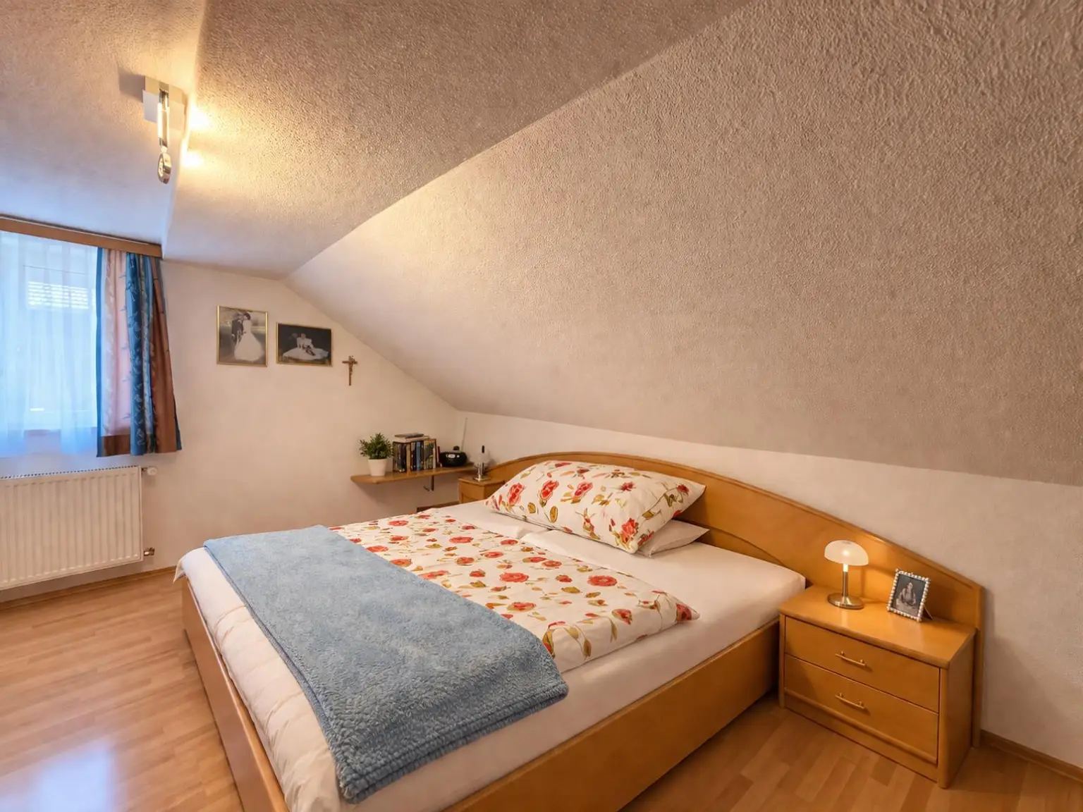Haus- DG Schlafzimmer