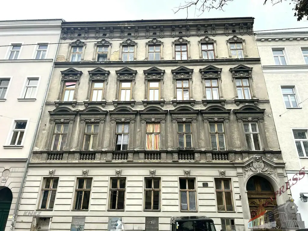 Zinshaus in Best-Lage mit bewilligtem Dachgeschoß-Zubau - perfektes Investment - Innenhof