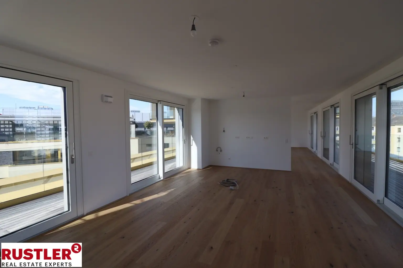 *Wohnen über den Dächern Wiens - Exklusive Dachgeschosswohnungen mit traumhaften Freiflächen*