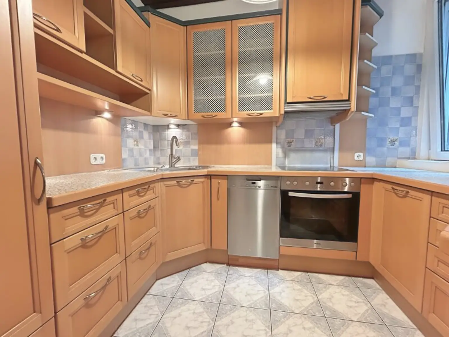 Ihr neues Zuhause in Wien für nur € 230.000,- – Gepflegte 2-Zimmer-Wohnung in 1120 WIEN!