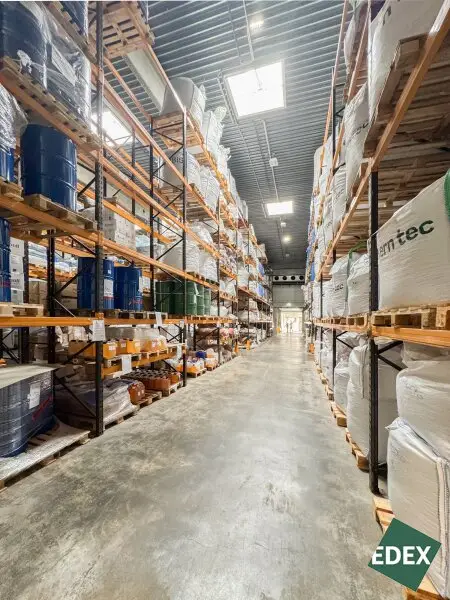 Modernes Regallager (9,5m RH) an der S33