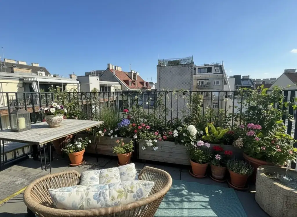 Exklusive Dachgeschoss-Wohnung: 4 Zimmer & 3 Terrassen (Heizkosten inkl.)