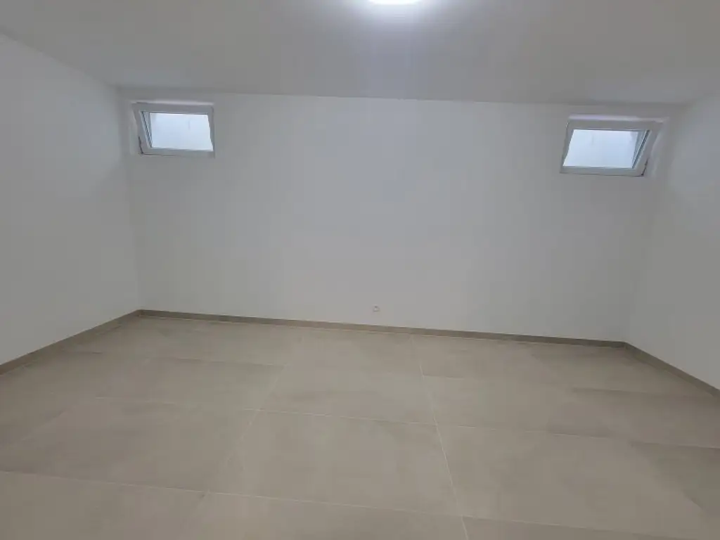 ERSTBEZUG!! MODERNES EINFAMILIENHAUS AM NÖRDLICHEN STADTRAND VON WIEN - 1210 WIEN LEOPOLDAU.