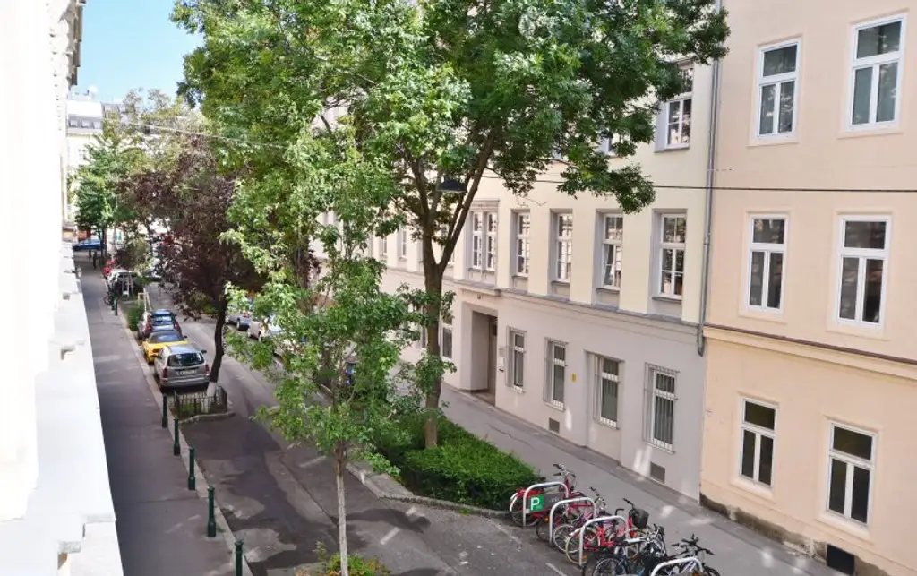 Charmante Stilaltbauwohnung im Servitenviertel – Eleganz & Ruhe in Bestlage