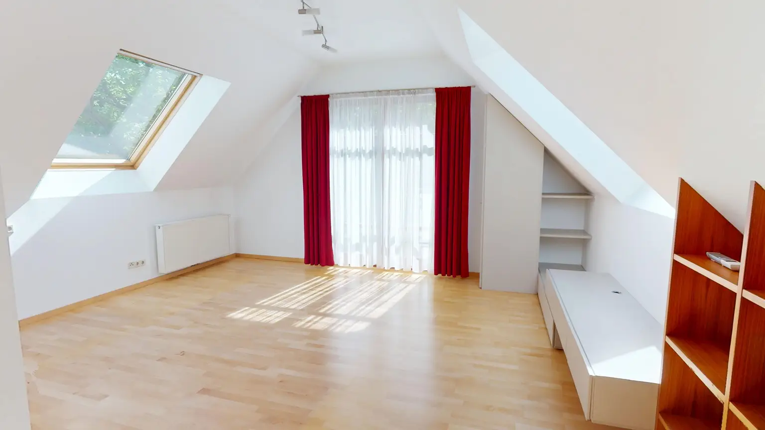 Schlafzimmer II, Bild 1