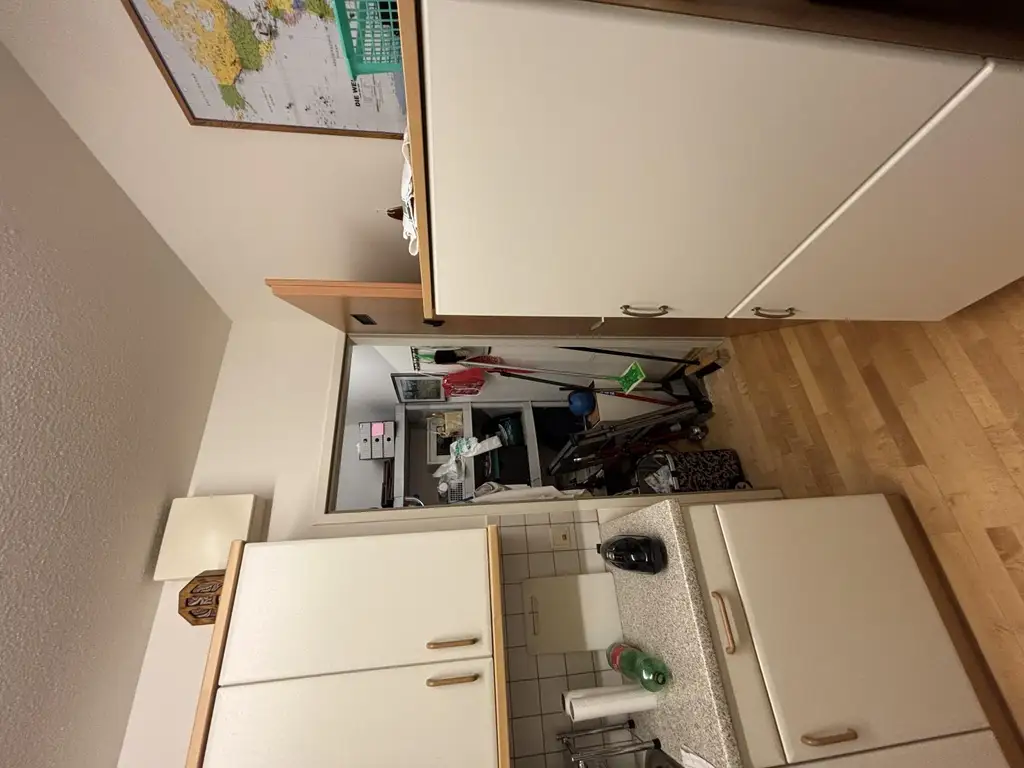 Charmante Wohnung mit guter Anbindung   und günstigen Betriebskosten  und Klimaanlage