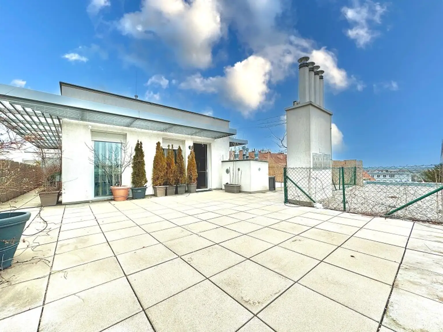 Ca. 10 Gehminuten von Wien! Wohnen mit Stil & Freiraum! ~118 m² Terrasse I Tiefgarage I Klimaanlage I Schnellbahn-Nähe